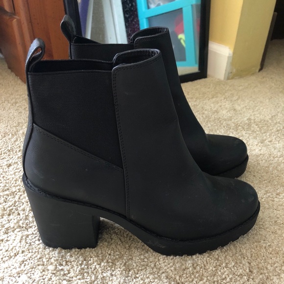 H&M Platform Boot - Picture 3 of 4